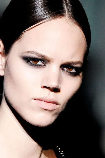 Look 60